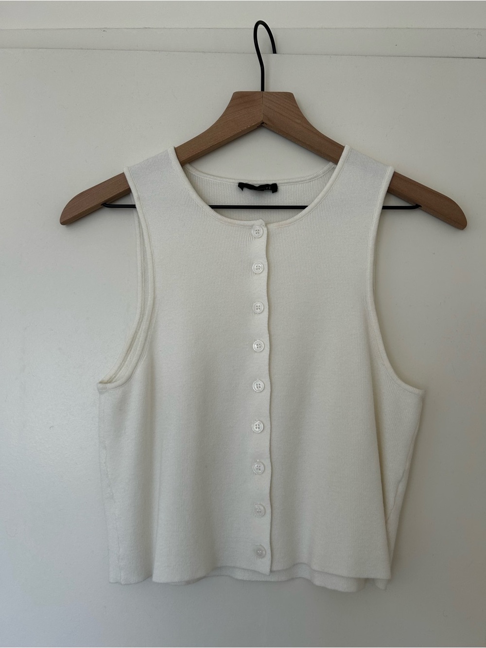 NEVER WORN - Dynamite White Button-Front Sleeveless Knit Tank